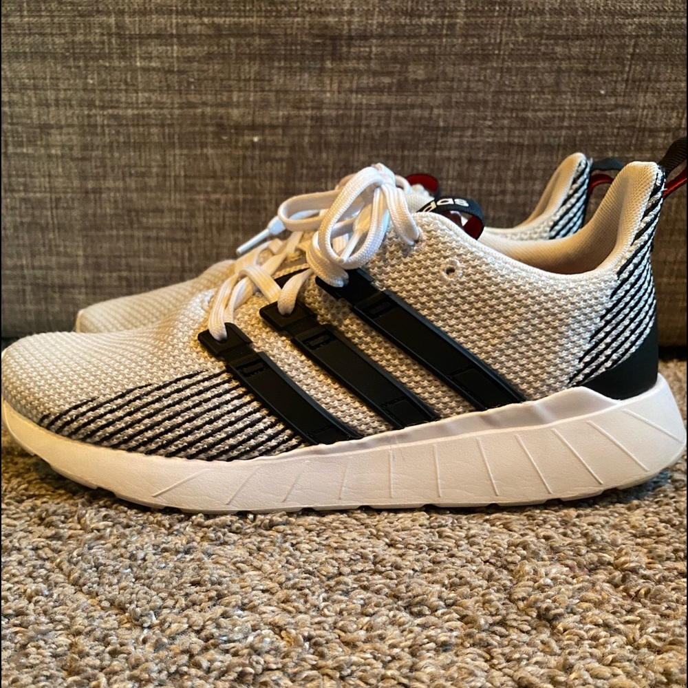 White adidas Mens sneakers size 9.5